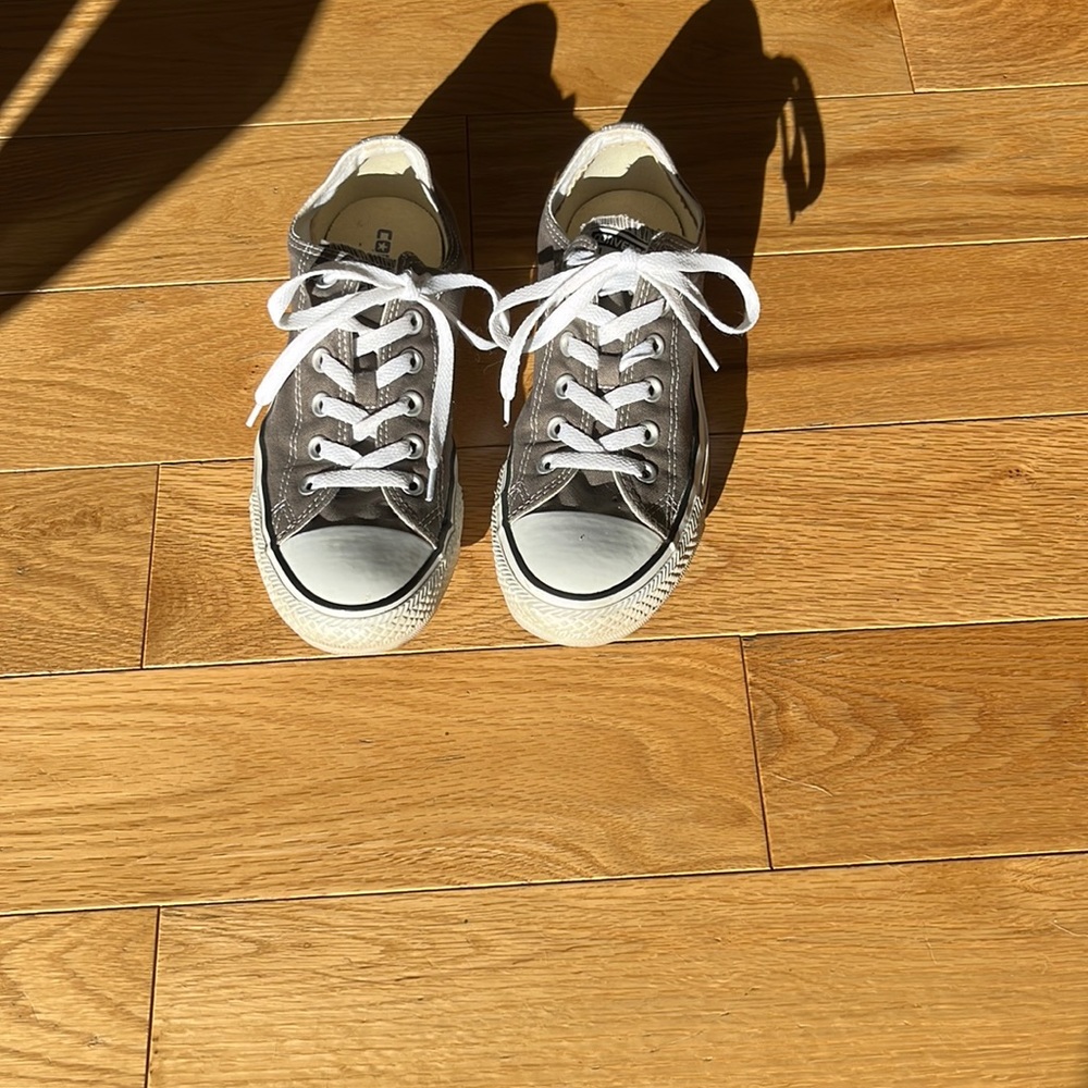 Grey converse all star